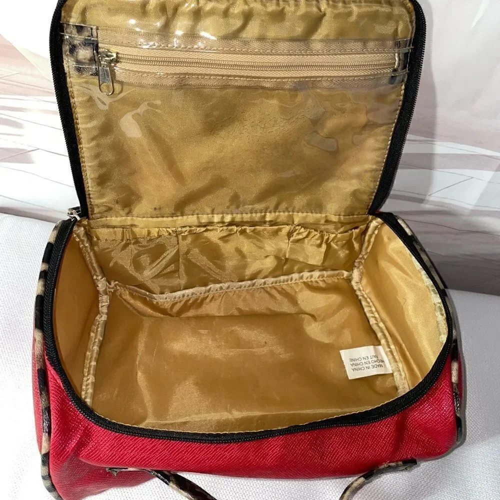 Kenneth Cole Toiletries Bag